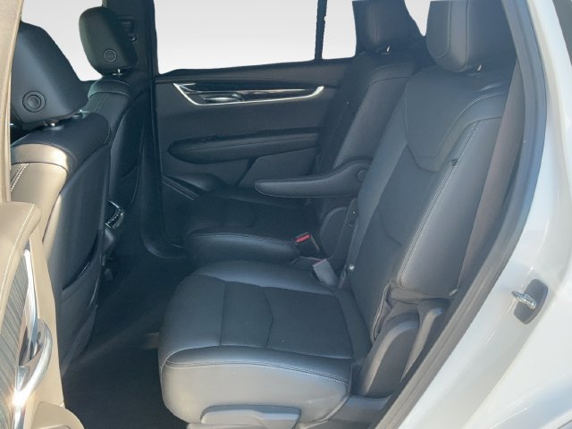 Used 2022 Cadillac XT6 Premium Luxury w/ Technology Package FWD image 18