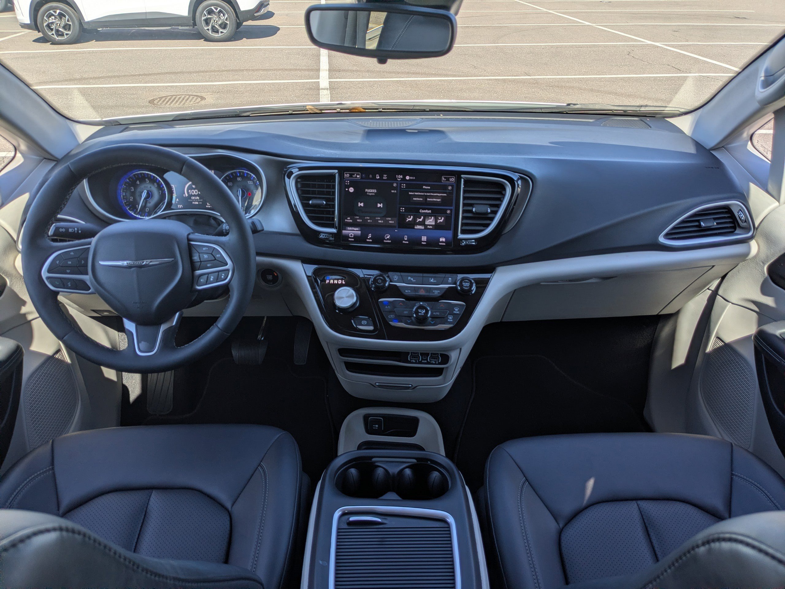 Used 2024 Chrysler Pacifica Touring-L image 17