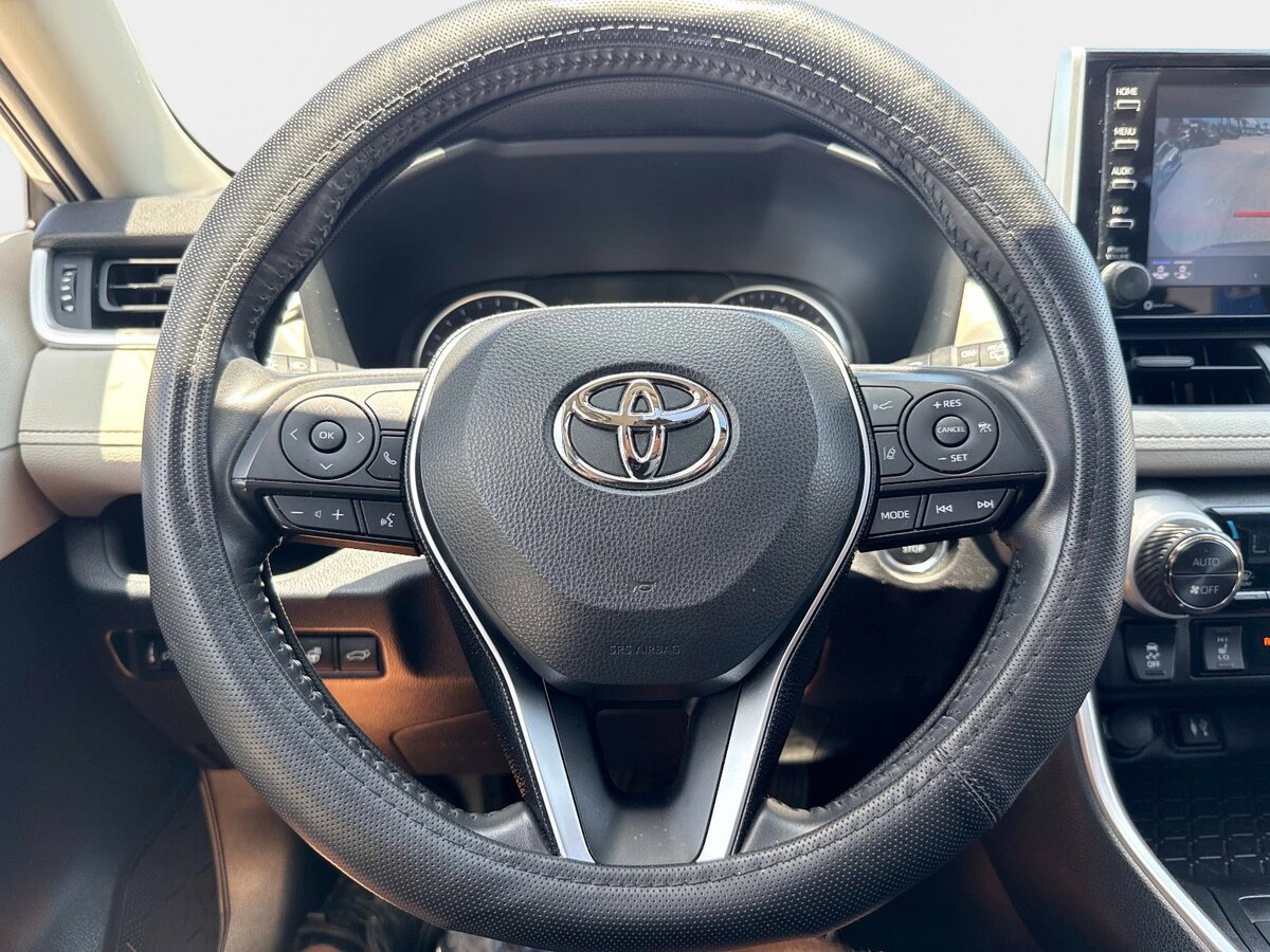 Used 2019 Toyota RAV4 XLE AWD/4WD image 26