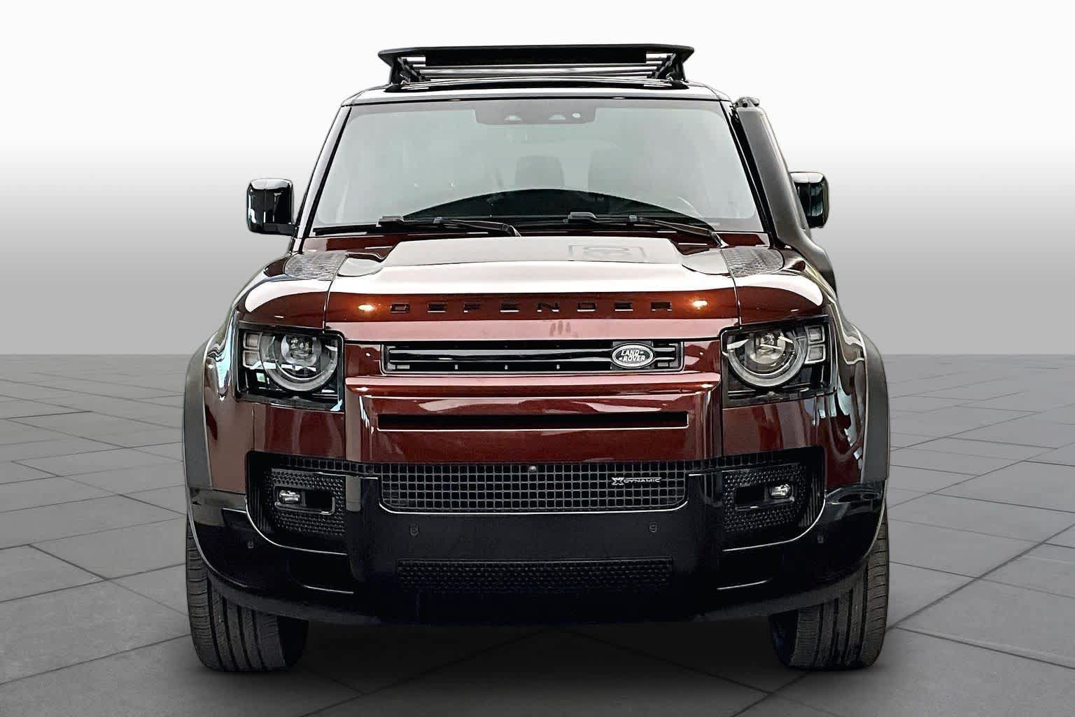 Used 2023 Land Rover Defender 130 X-Dynamic SE AWD/4WD image 4