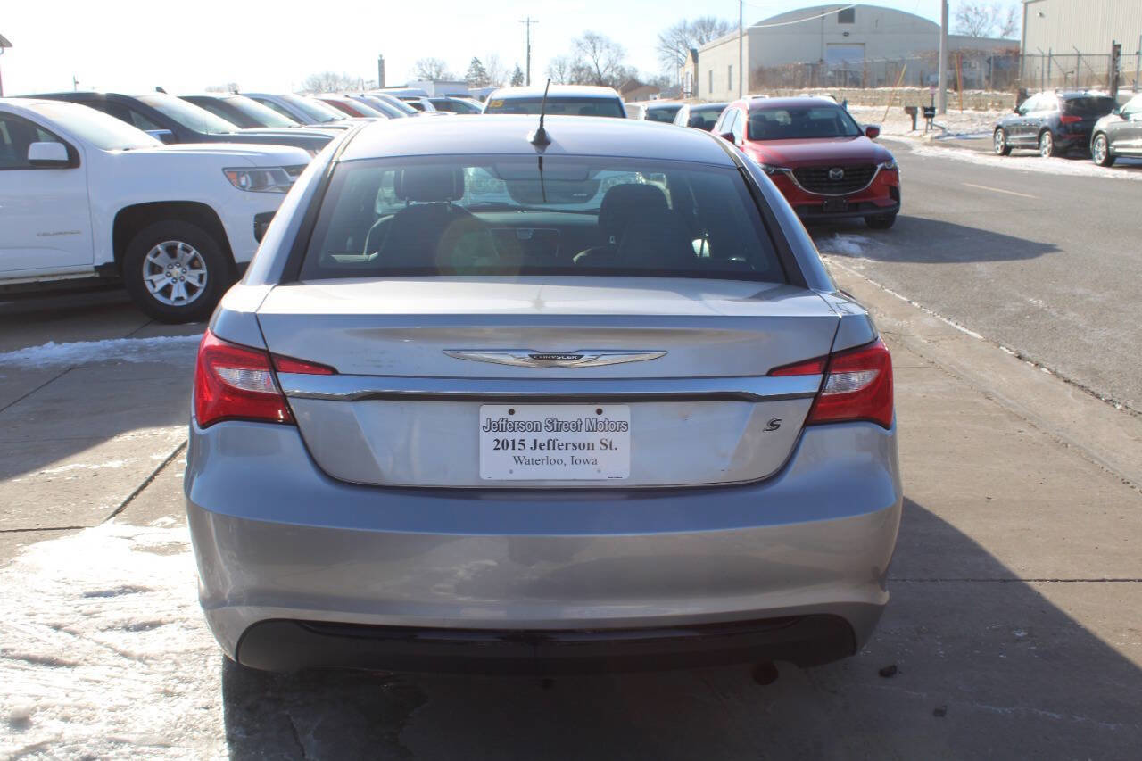 Used 2013 Chrysler 200 Touring w/ S Exterior Appearance Pkg image 7