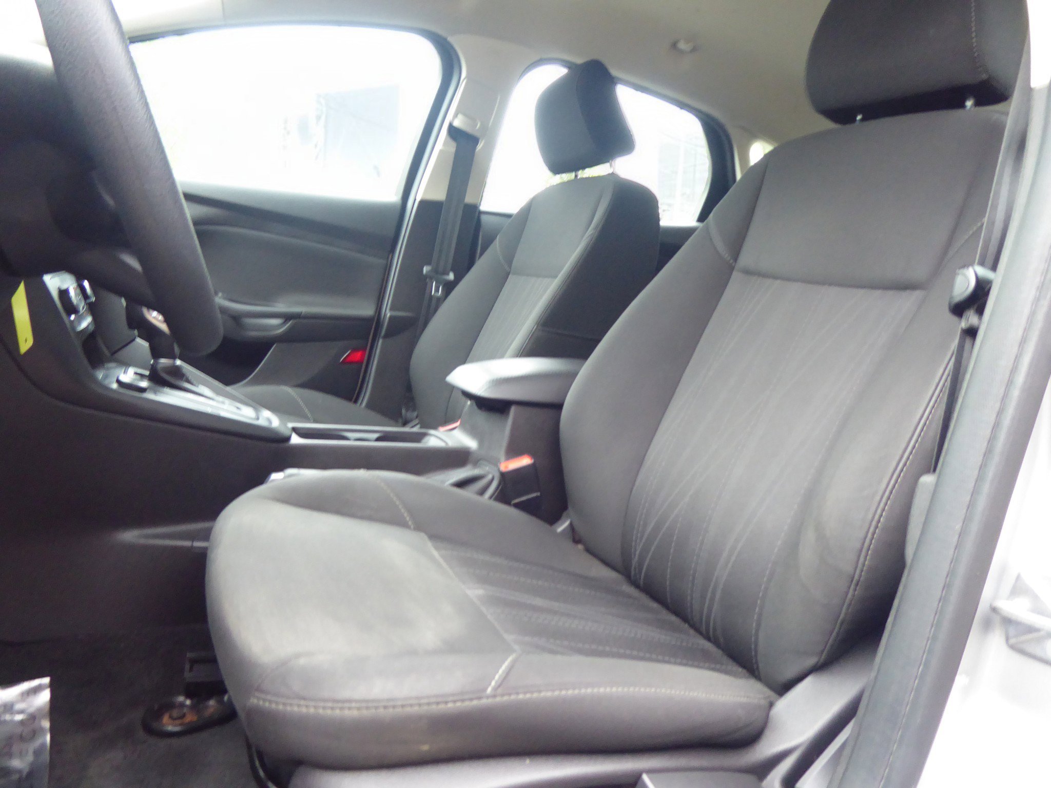 Used 2017 Ford Focus SE FWD image 14