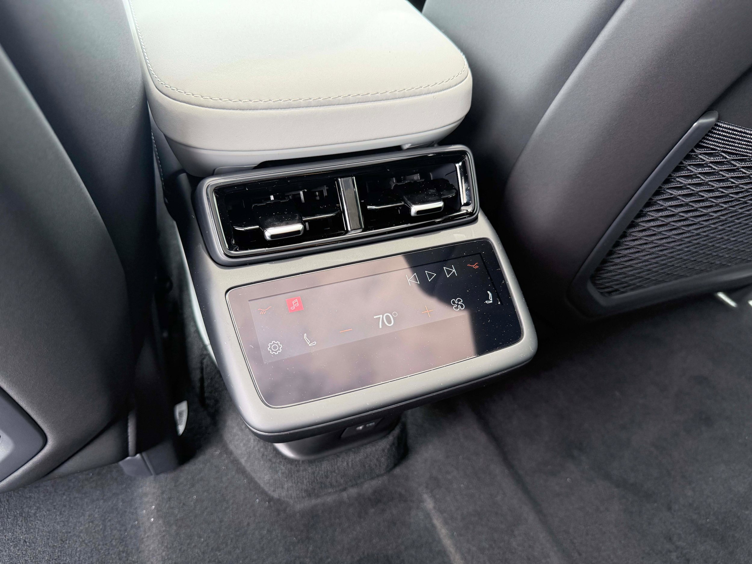 New 2026 Polestar Polestar 4 w/ Performance Pack AWD/4WD image 16
