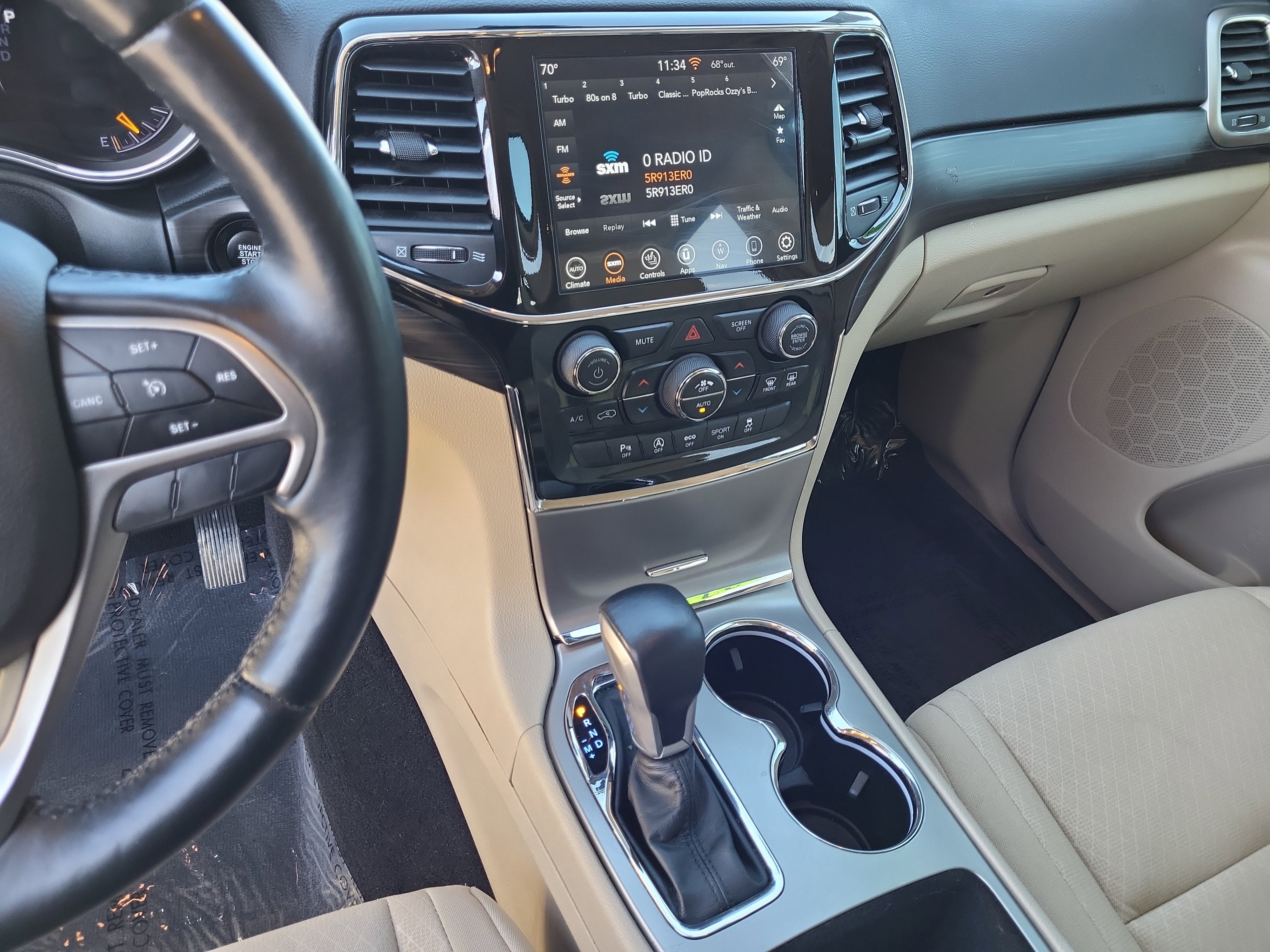 Used 2022 Jeep Grand Cherokee Laredo E w/ Security & Convenience Group image 12