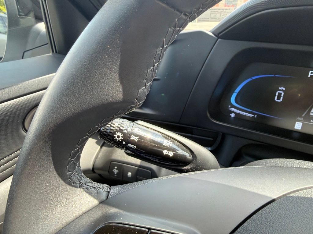 Certified 2025 Hyundai Elantra Sport FWD image 29