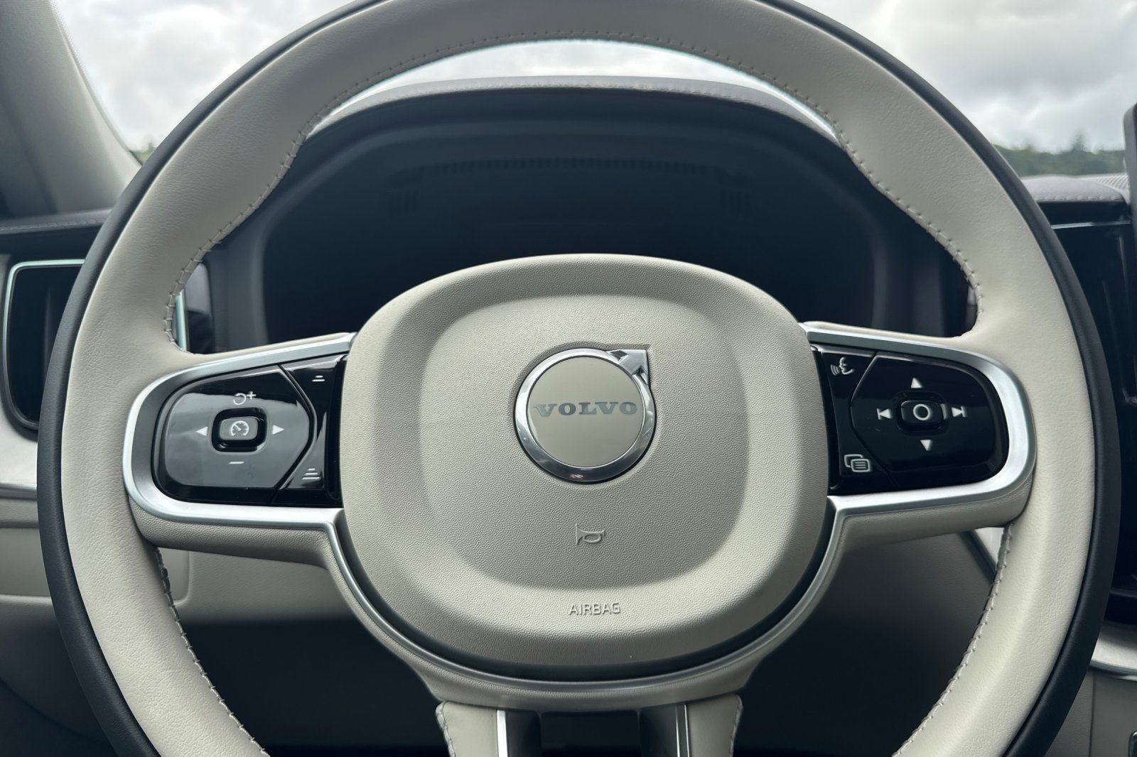 New 2026 Volvo XC60 B5 Ultra AWD/4WD image 26