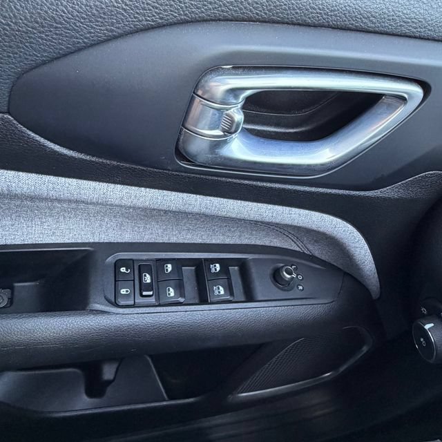 Used 2024 Jeep Compass Latitude AWD/4WD image 15