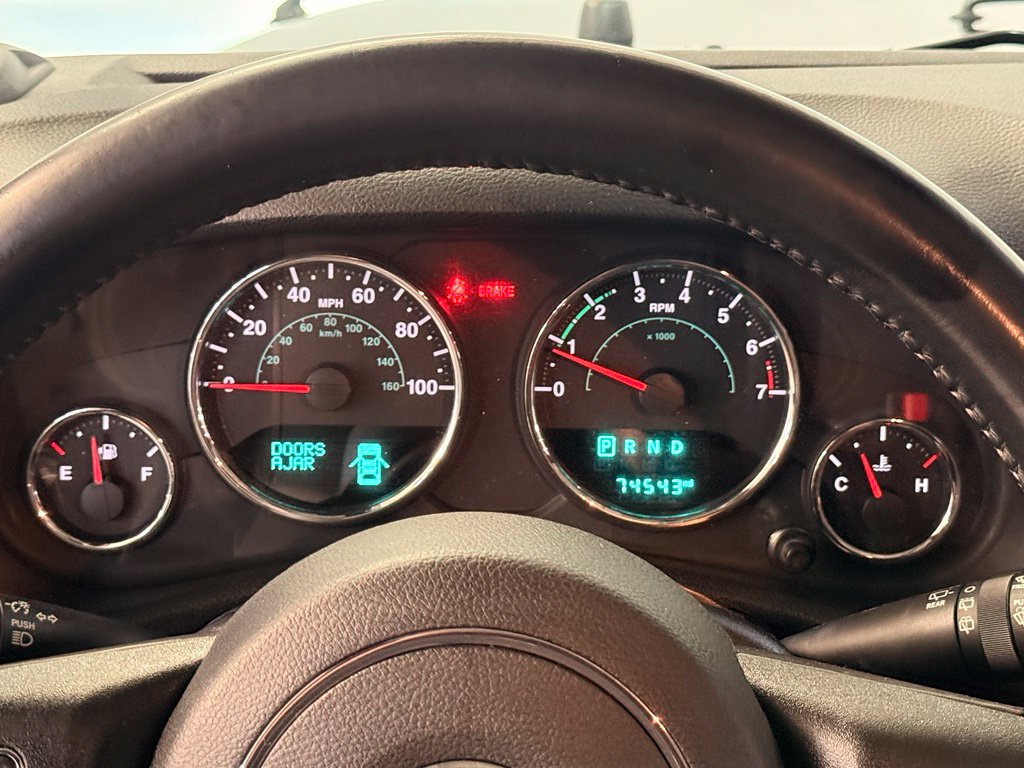 Used 2017 Jeep Wrangler Rubicon w/ Connectivity Group AWD/4WD image 21