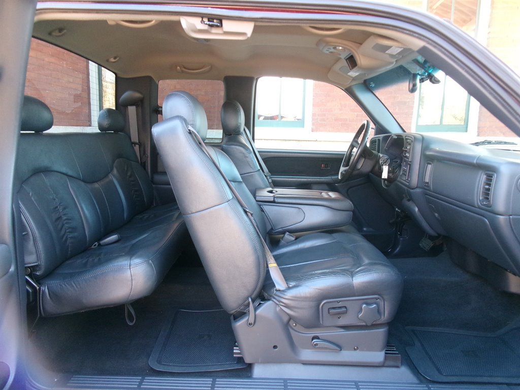 Used 1999 Chevrolet Silverado 1500 LS w/ Firm Ride Suspension Pkg RWD image 17
