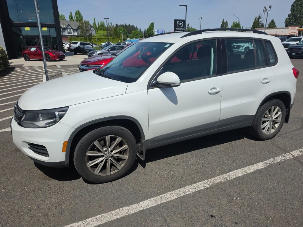 Used 2017 Volkswagen Tiguan Limited w/ Premium Package AWD/4WD image 2