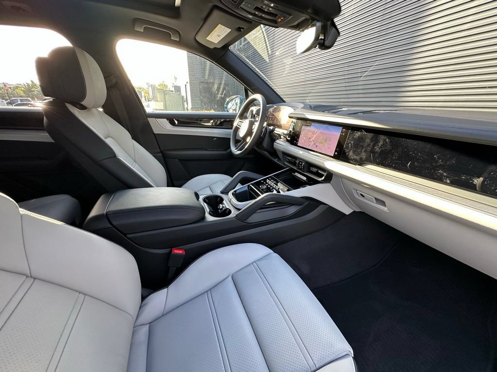 Used 2026 Porsche Cayenne S AWD/4WD image 38