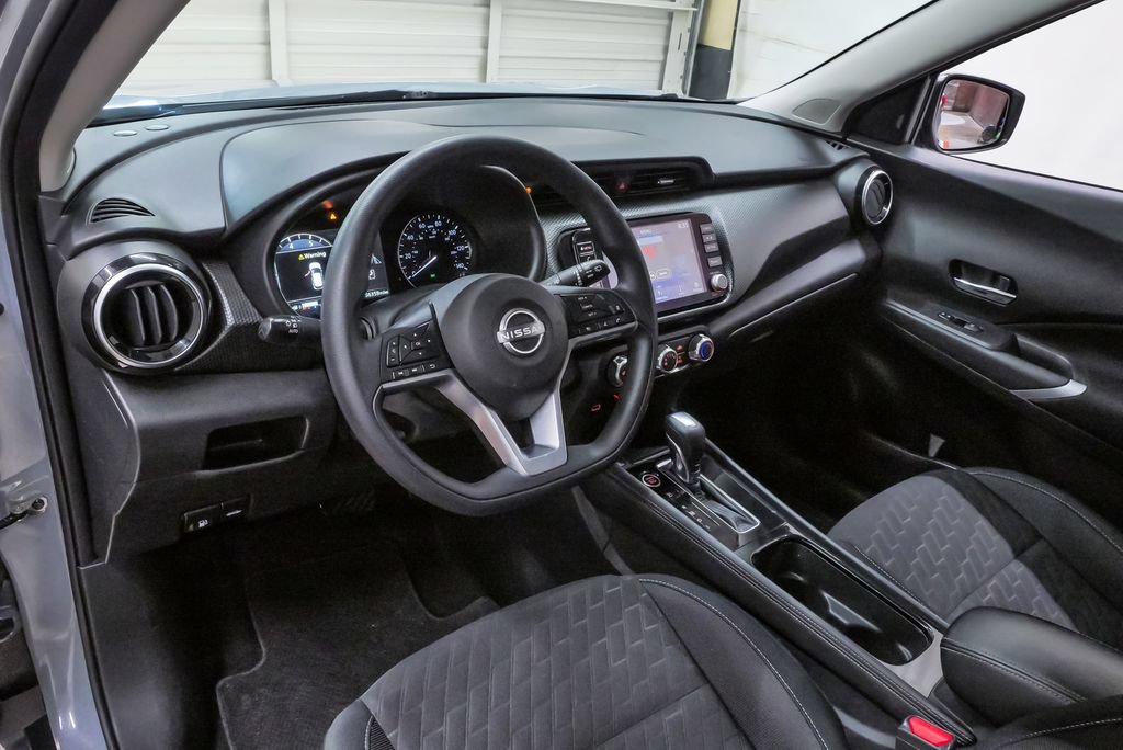 Used 2023 Nissan Kicks SV FWD image 2