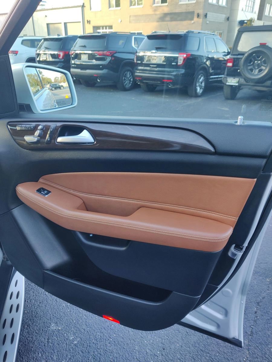 Used 2018 Mercedes-Benz GLS 450 GLS 450 4MATIC Sport Utility 4 w/ Premium Package image 23