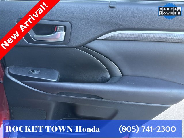 Used 2017 Toyota Highlander SE image 10