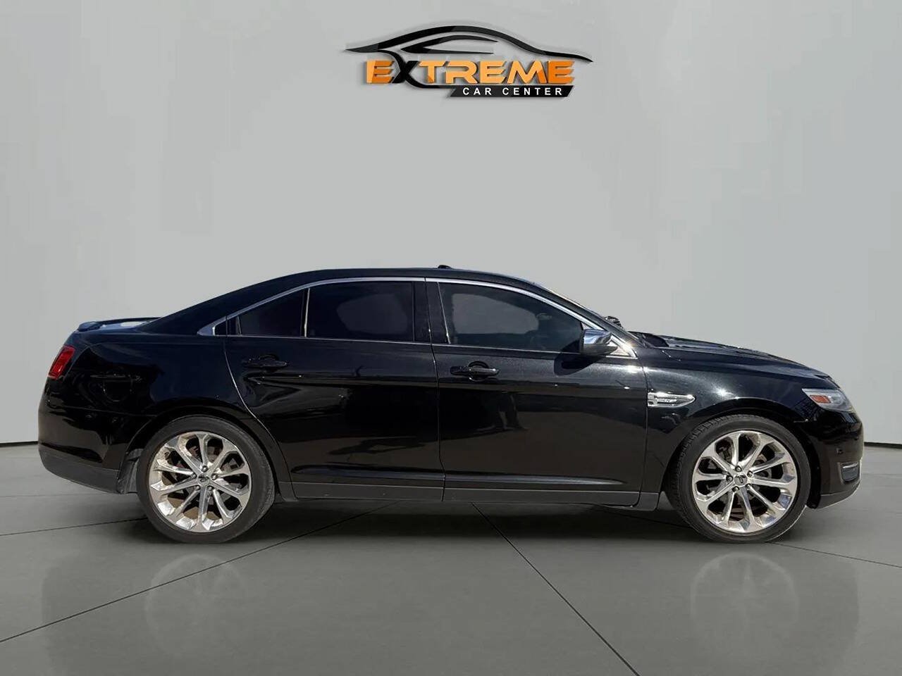 Used 2013 Ford Taurus Limited FWD image 7