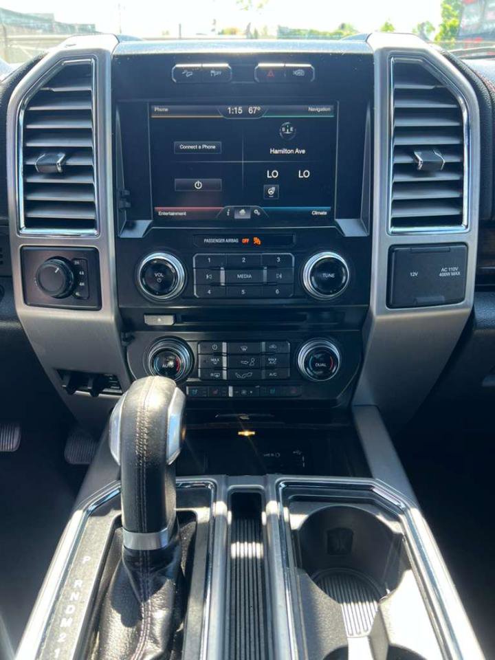 Used 2015 Ford F150 Platinum w/ Equipment Group 701A Luxury AWD/4WD image 16