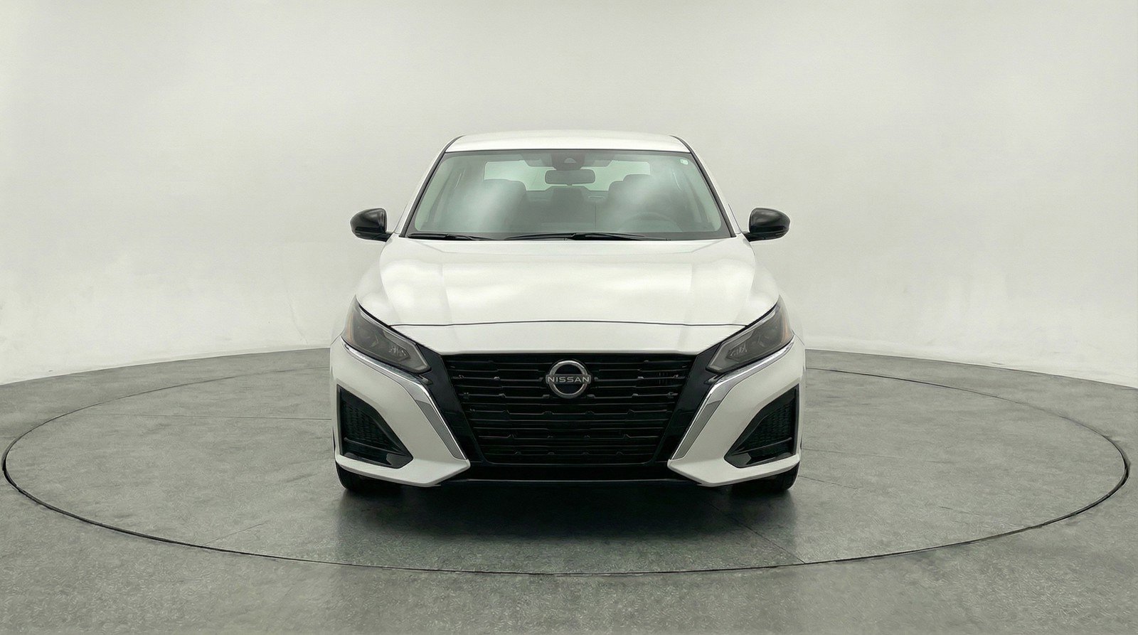 Used 2025 Nissan Altima 2.5 SV image 2