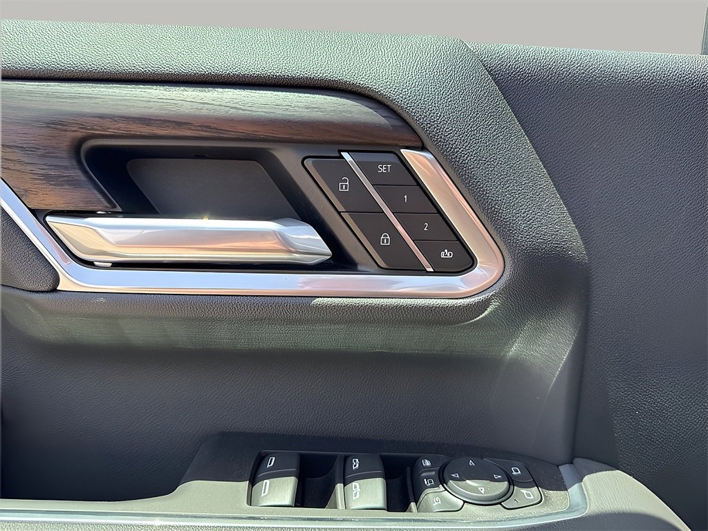 New 2025 GMC Sierra 2500 SLT w/ Texas SLT Premium Package image 14