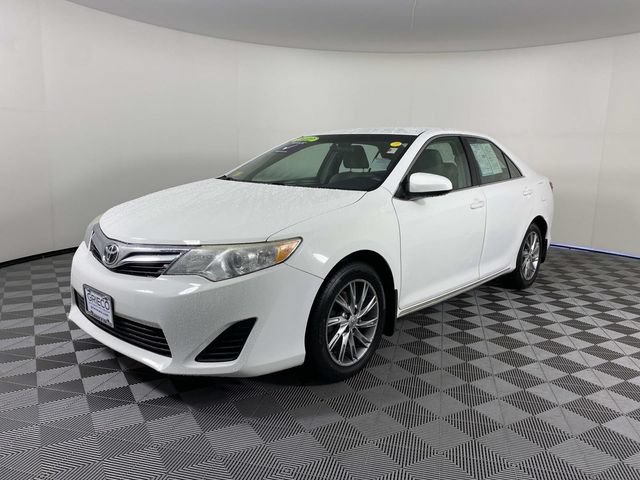 Used 2012 Toyota Camry LE FWD image 4
