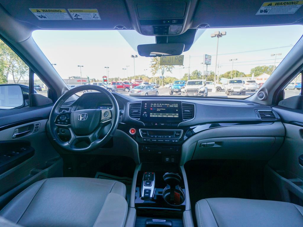 Used 2022 Honda Pilot Touring image 2