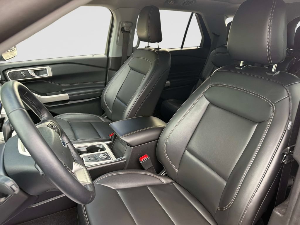 Used 2023 Ford Explorer XLT w/ Equipment Group 202A AWD/4WD image 23