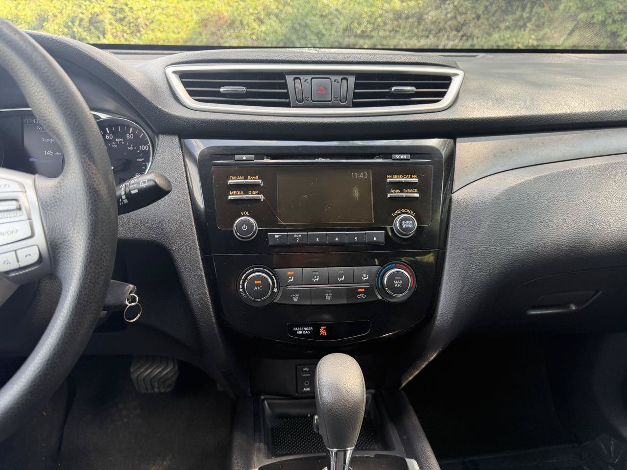 Used 2016 Nissan Rogue S AWD/4WD image 24