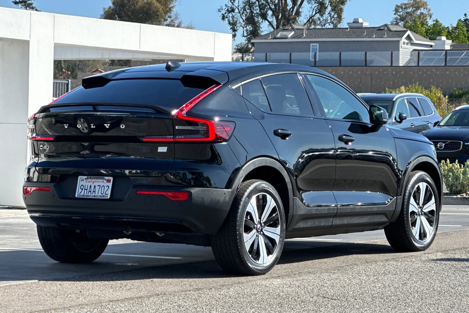 Certified 2023 Volvo C40 P8 Recharge Plus w/ Protection Package Premier AWD/4WD image 4