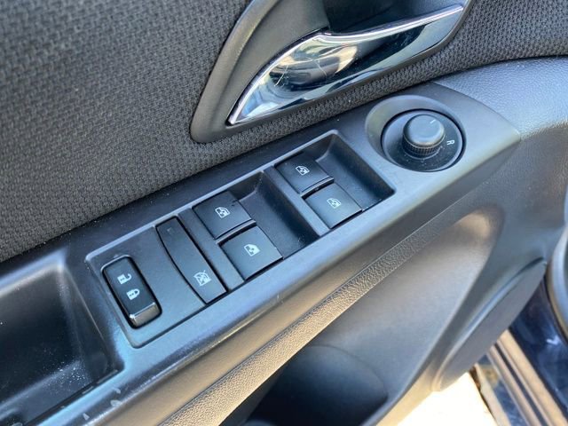 Used 2015 Chevrolet Cruze LT image 15