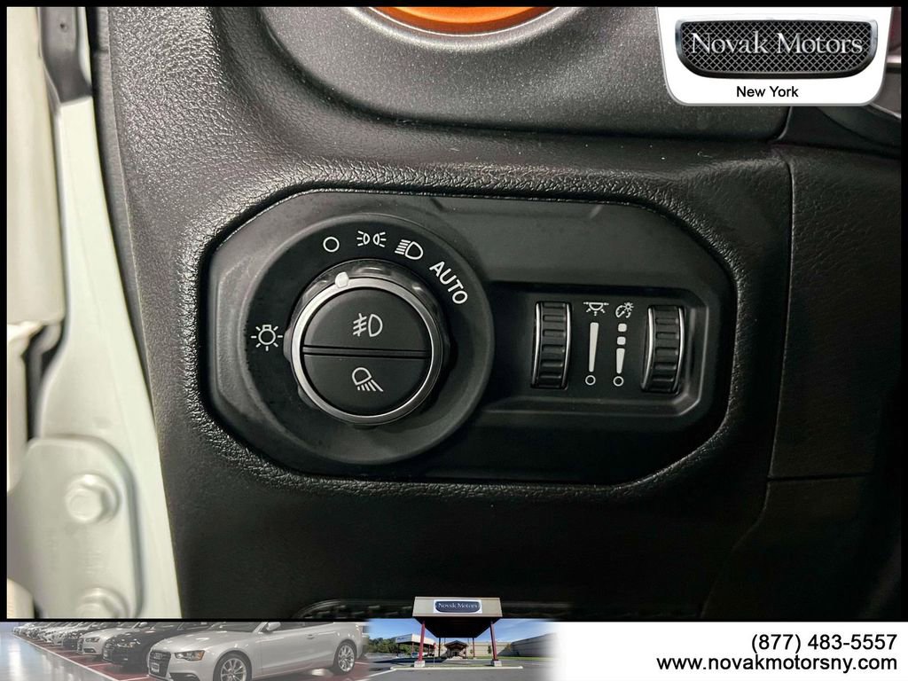 Used 2022 Jeep Gladiator Mojave w/ Cold Weather Group image 20