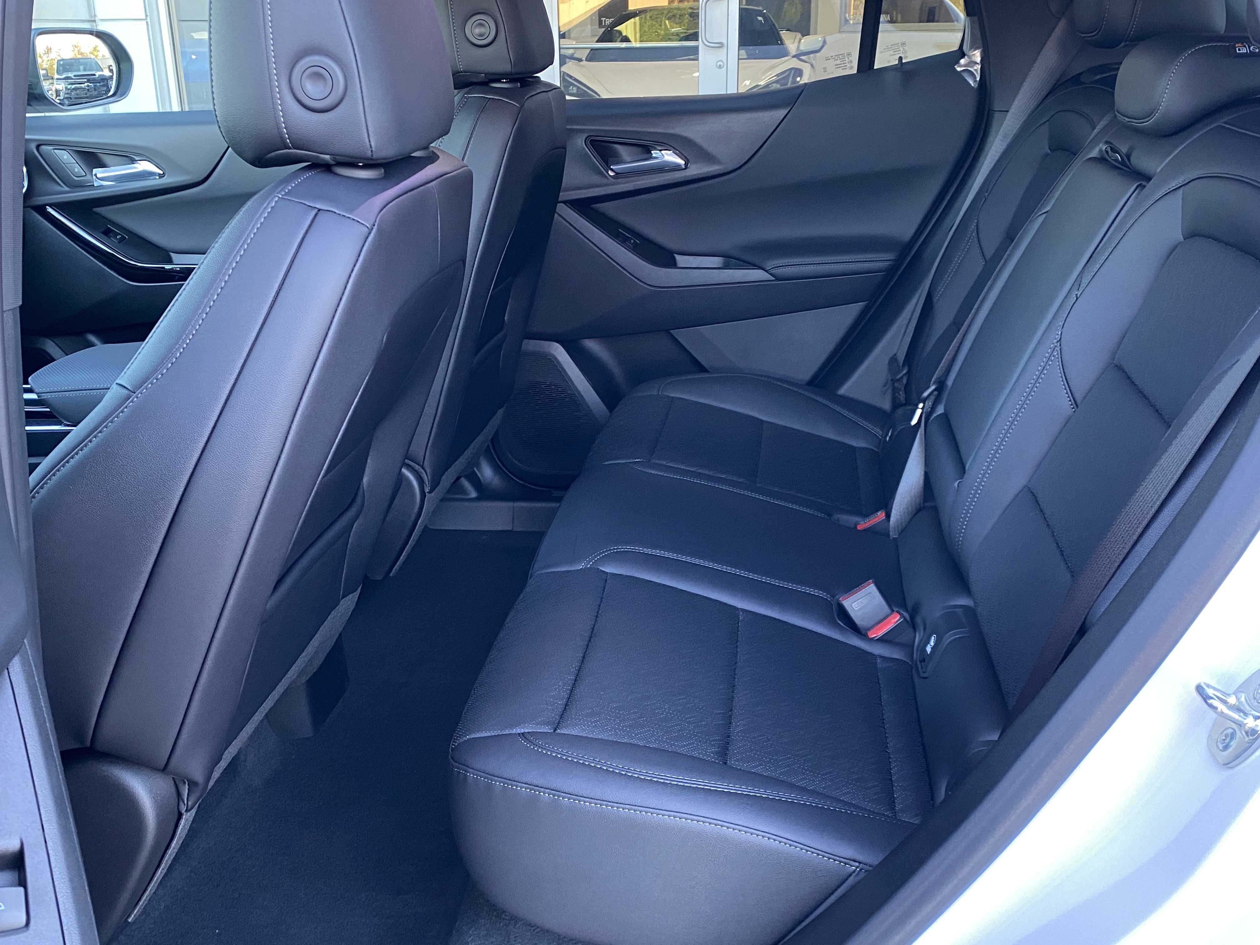 New 2026 Chevrolet Equinox LT w/ Convenience Package II image 8