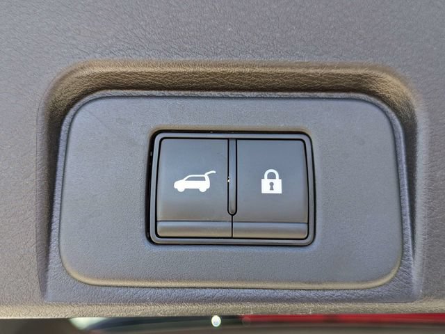Used 2026 Nissan Rogue SV FWD image 14