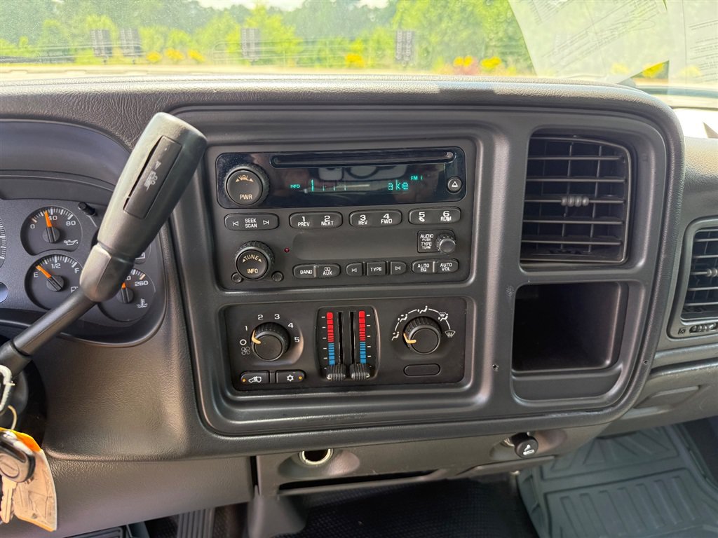 Used 2005 Chevrolet Silverado 1500 2WD Regular Cab image 15