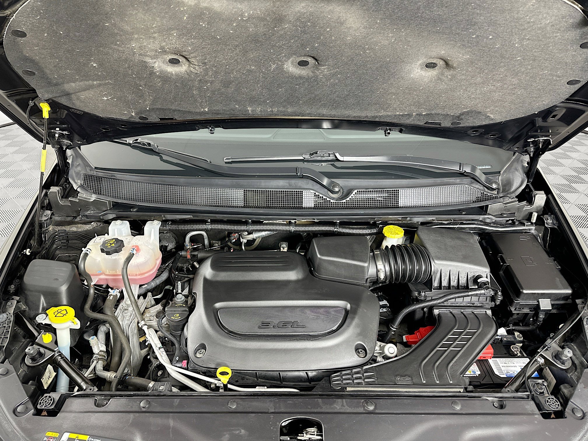 Used 2024 Chrysler Pacifica Touring-L image 34