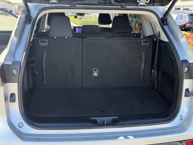 Used 2025 Toyota Highlander LE image 23