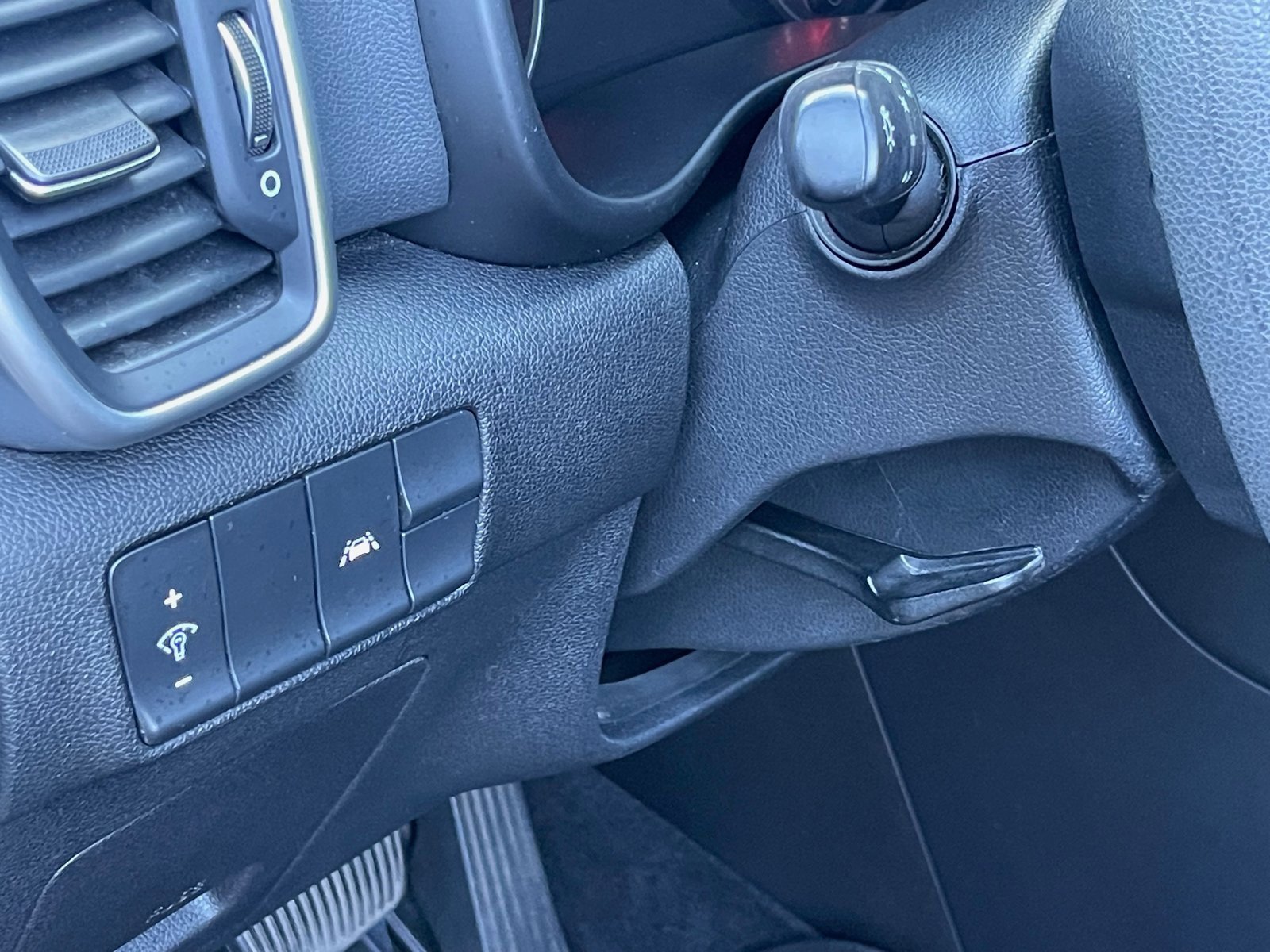 Used 2020 Kia Sportage LX image 18
