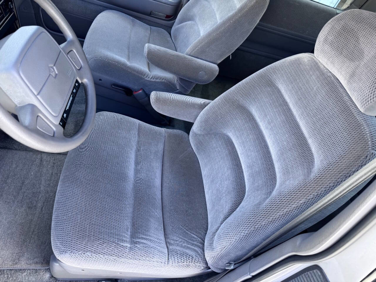 Used 1992 Plymouth Grand Voyager LE image 20
