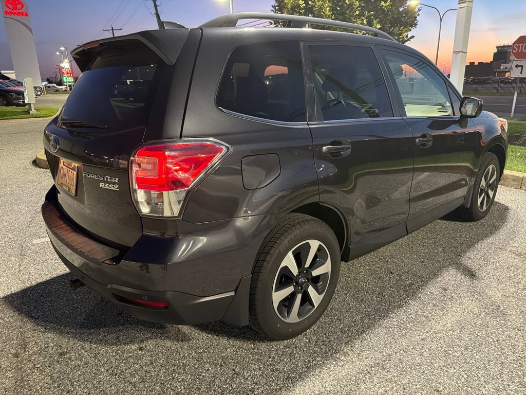 Used 2017 Subaru Forester 2.5i Limited AWD/4WD image 7