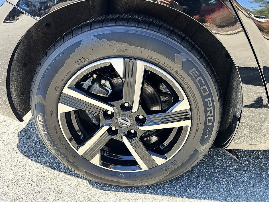 Certified 2025 Nissan Sentra SV FWD image 11