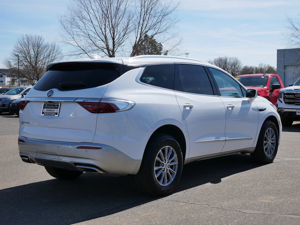 Used 2023 Buick Enclave Essence AWD/4WD image 10