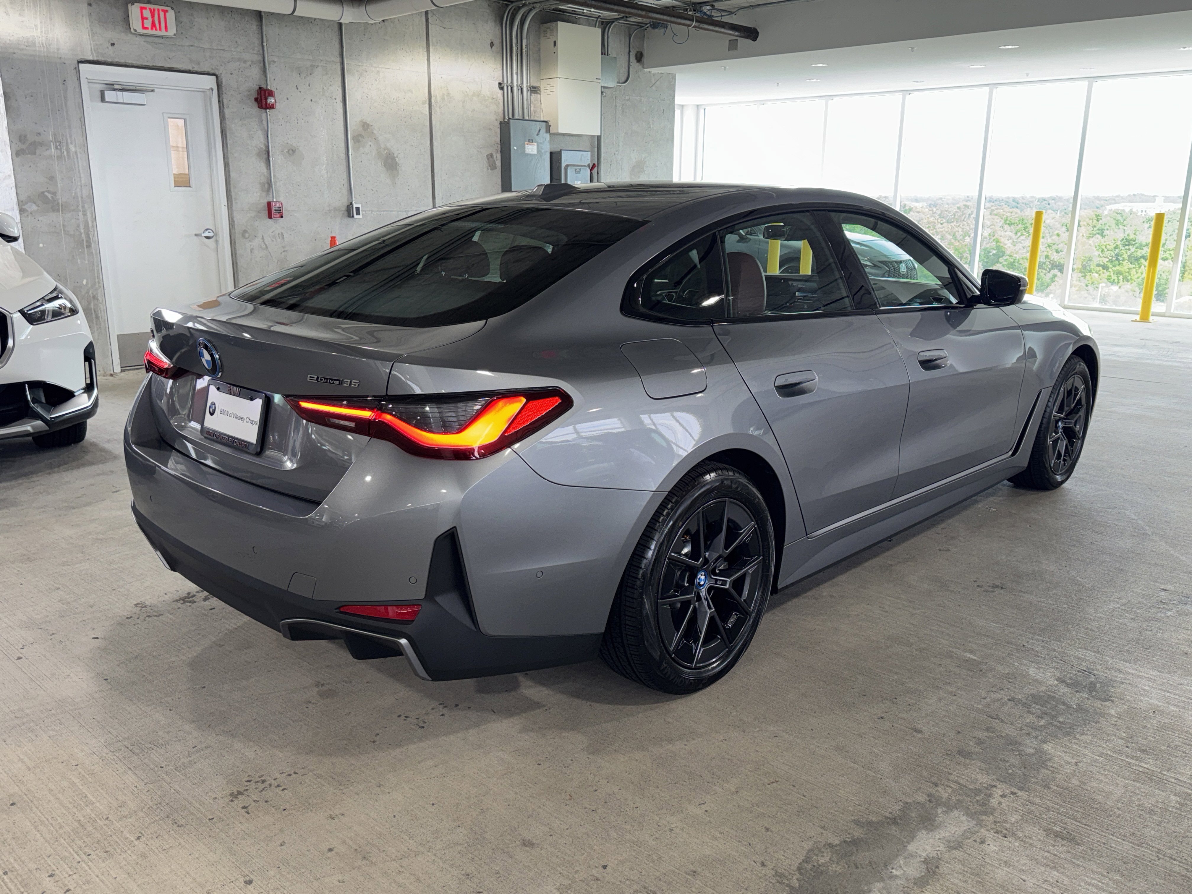 Used 2023 BMW i4 eDrive35 w/ Premium Package RWD image 8
