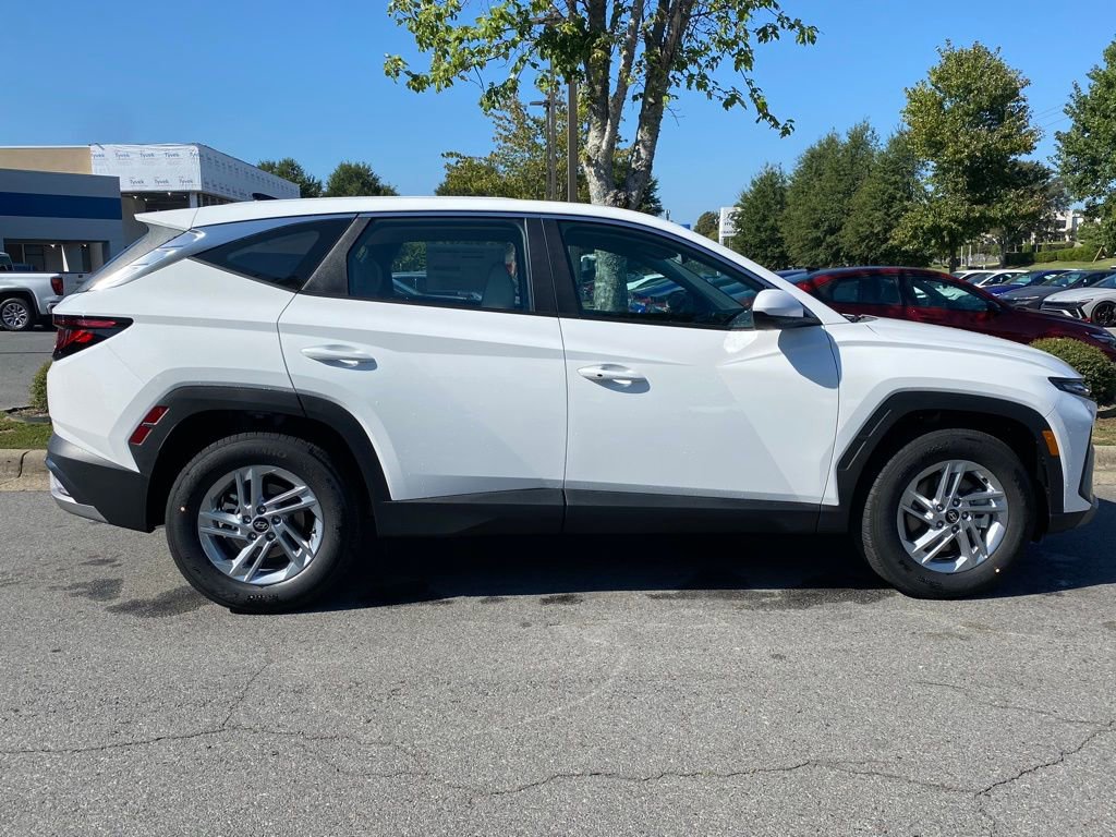 New 2026 Hyundai Tucson SE image 8