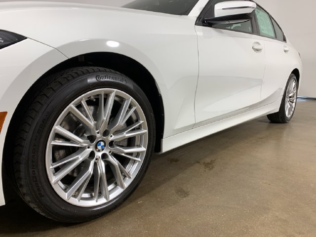 Used 2023 BMW 330i xDrive Sedan w/ Driving Assistance Package AWD/4WD image 2