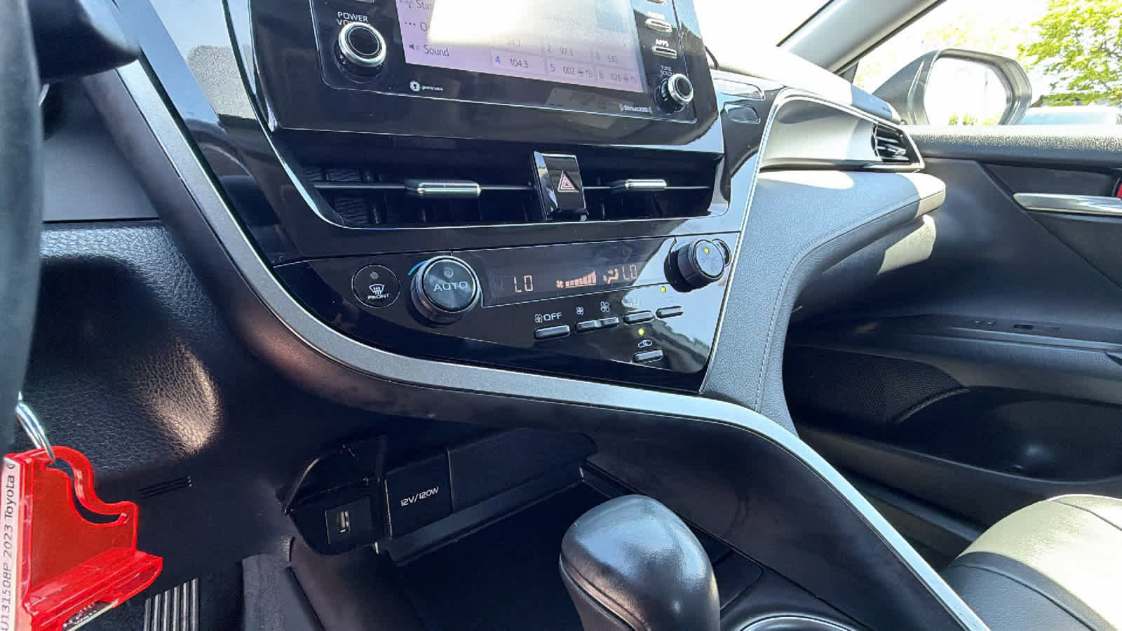 Used 2023 Toyota Camry SE FWD image 14