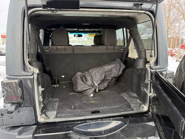 Used 2018 Jeep Wrangler Unlimited Sahara w/ Connectivity Group image 18