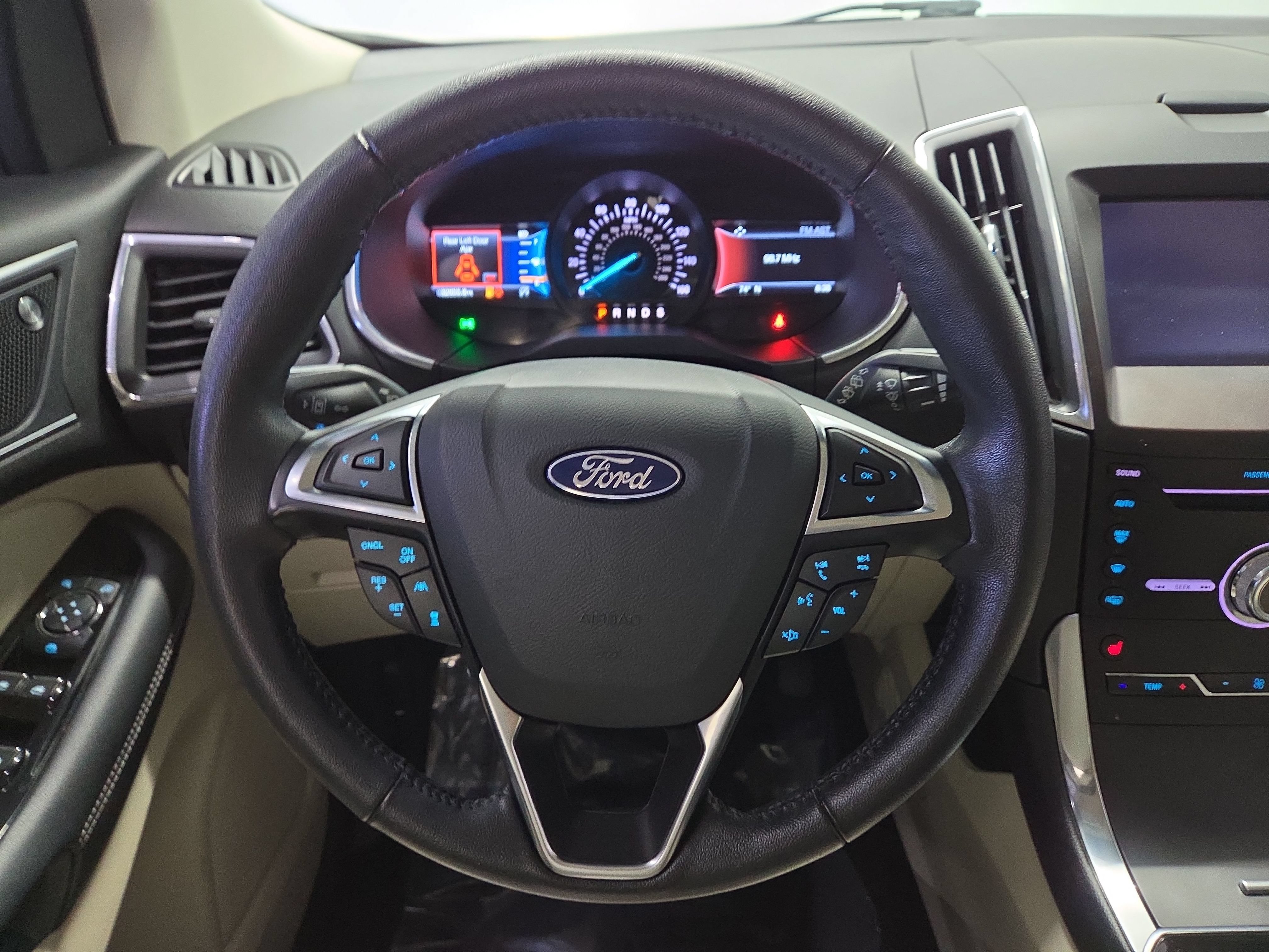 Used 2019 Ford Edge Titanium FWD image 17