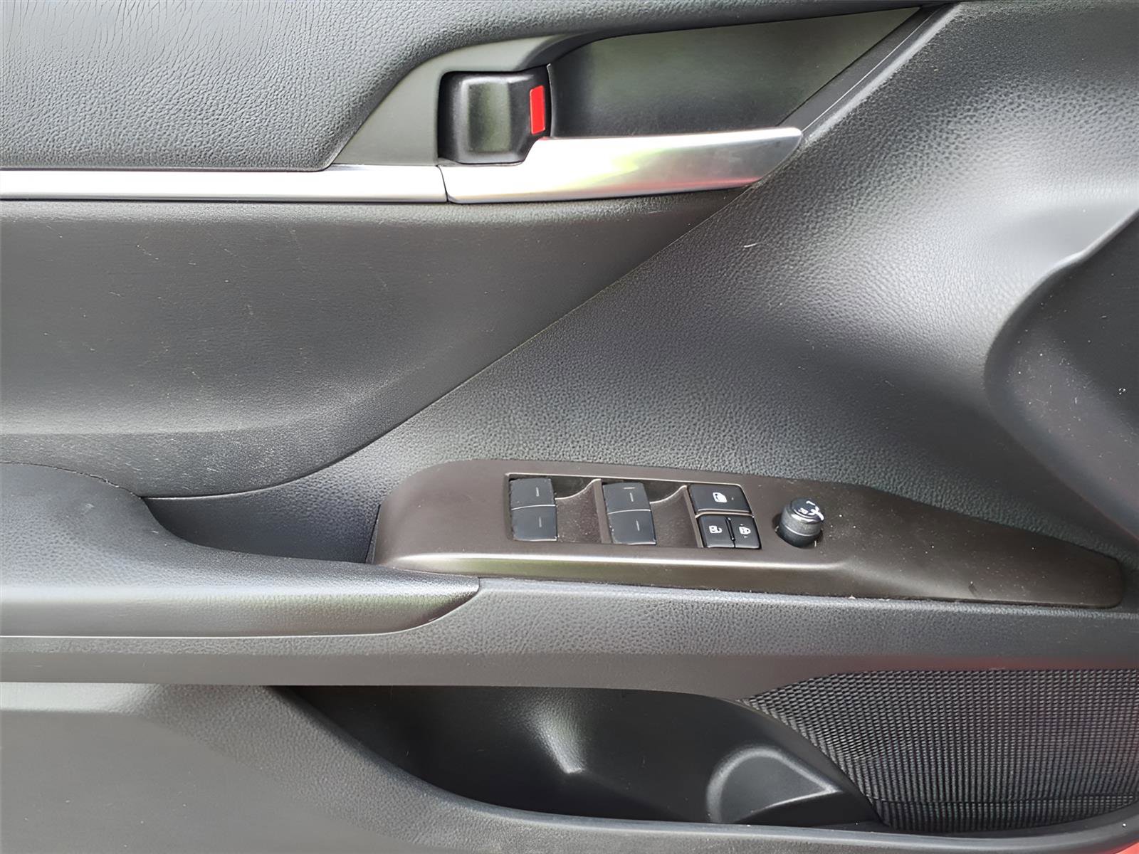 Used 2023 Toyota Camry LE image 13