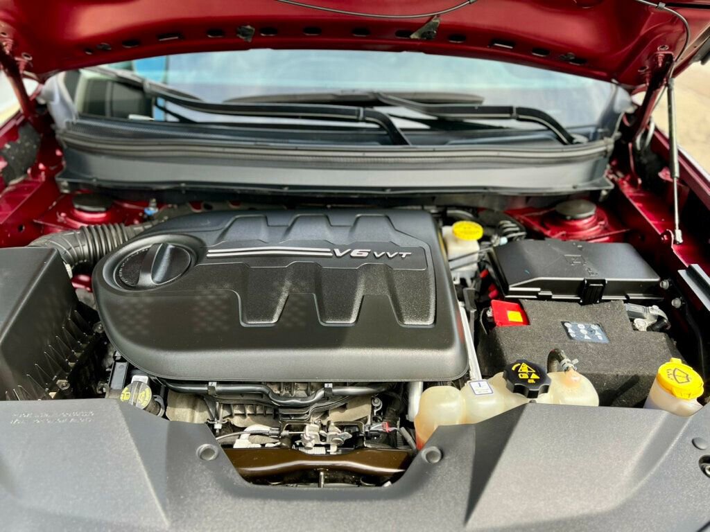 Used 2019 Jeep Cherokee Limited w/ Technology Group image 10