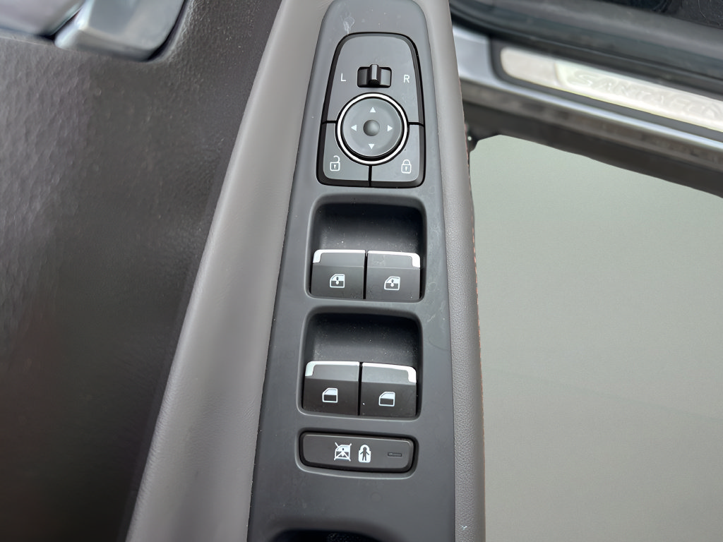 Used 2020 Hyundai Santa Fe Limited AWD/4WD image 14