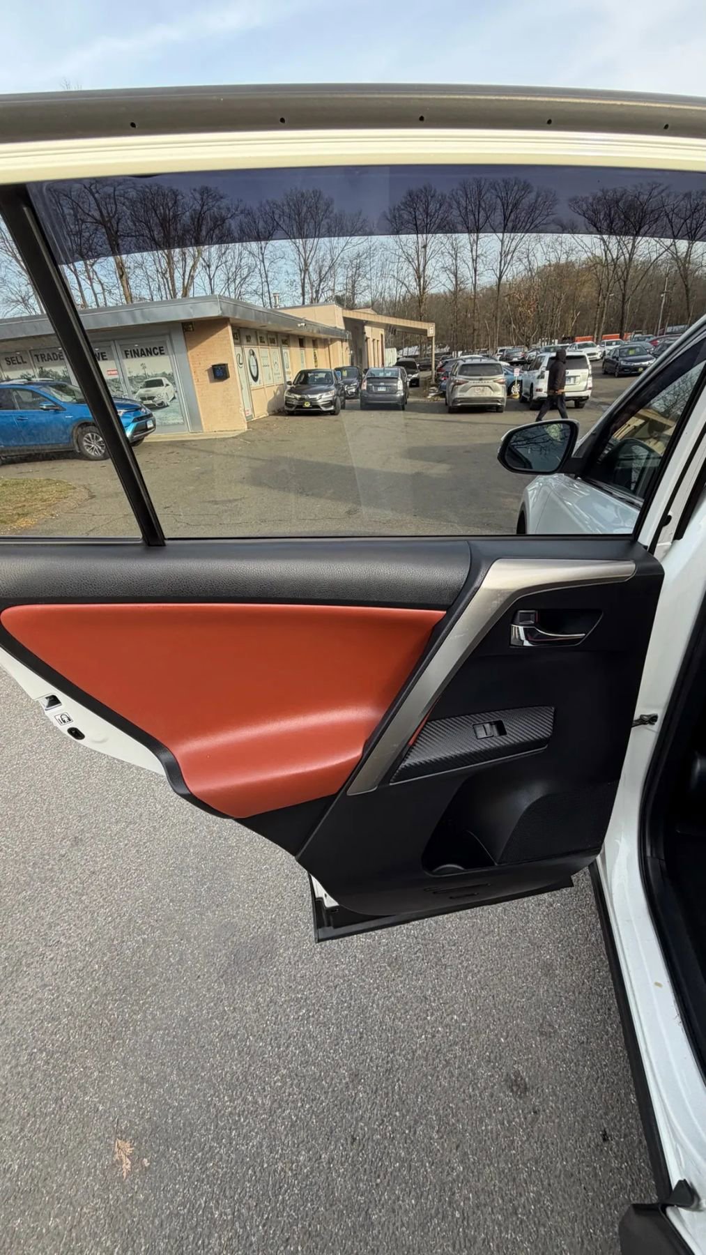 Used 2015 Toyota RAV4 Limited image 18