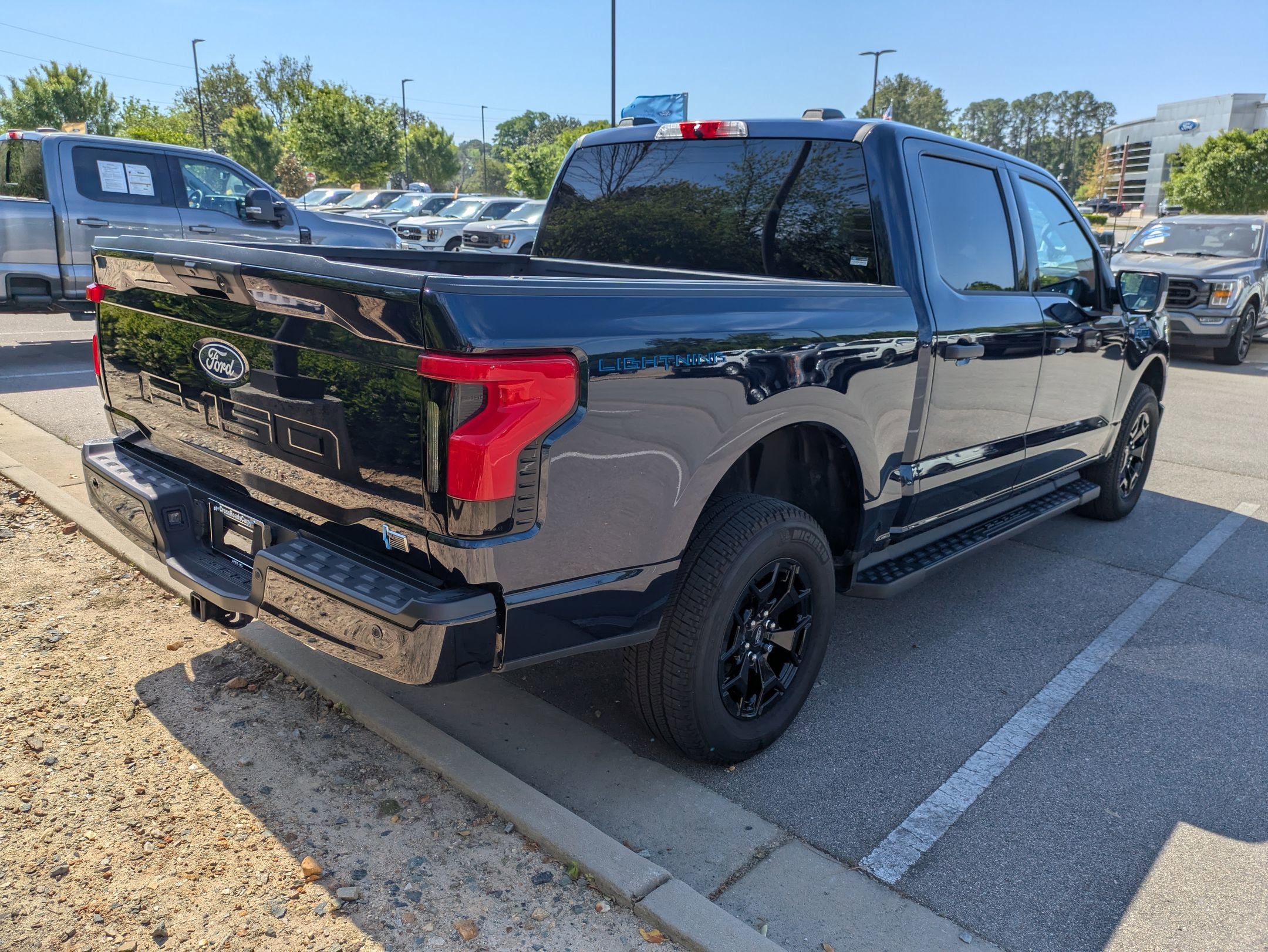 Certified 2025 Ford F150 Lightning XLT w/ Max Trailer Tow Package AWD/4WD image 4